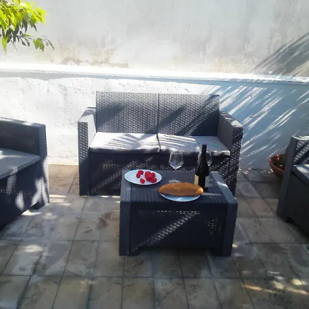 Casa Ydrous Nyaraló